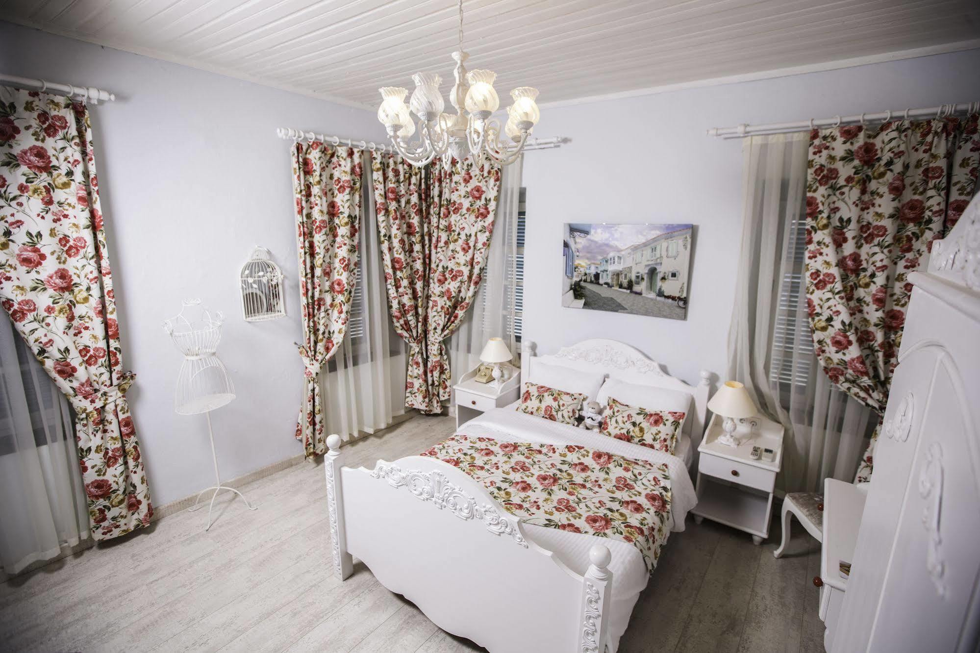 The White Hotel Алачати Экстерьер фото